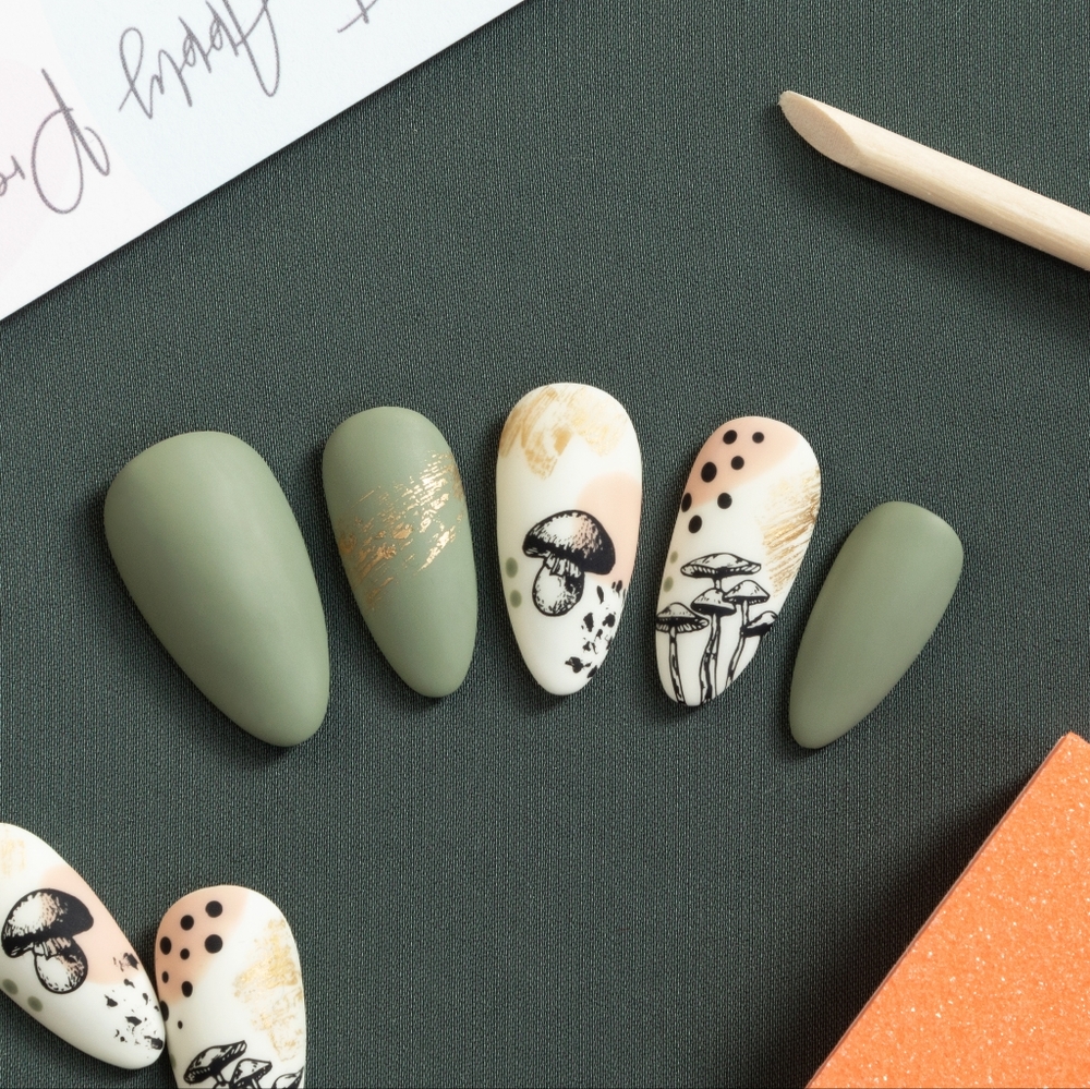🍄 It was the 70's, Handmade Nail Set